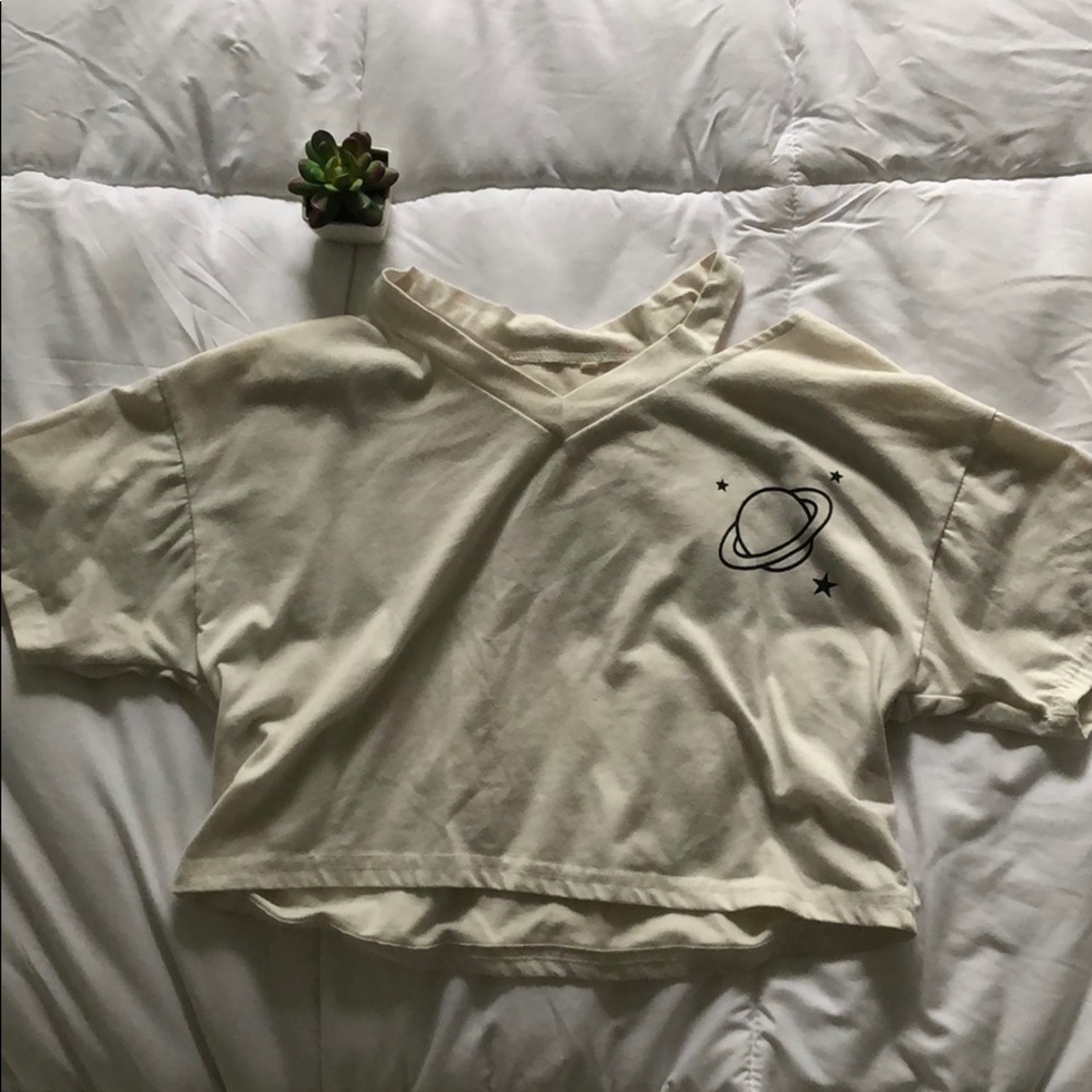 Cute summer cropped space tee!
